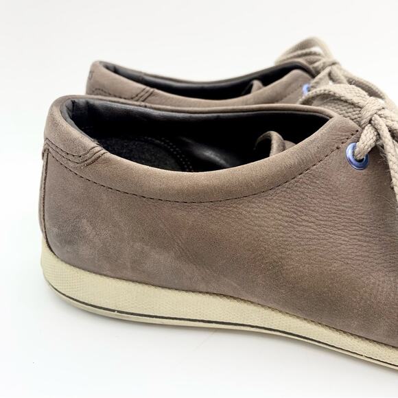 ECCO Crisp Leather Lace Up Sneaker In Taupe Size 37 Preppy Minimalist Coastal - Picture 2 of 13